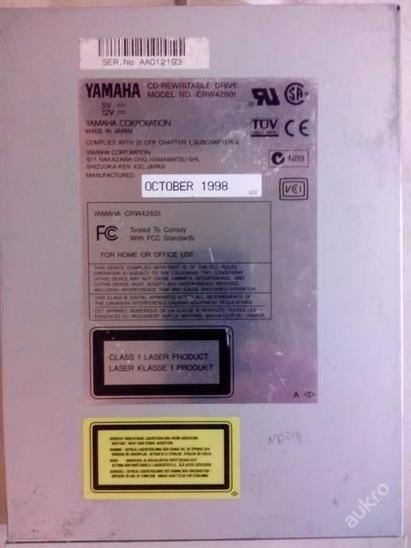 Stará dobrá vypalovačka SCSI YAMAHA pro sběratele! - Počítače a hry