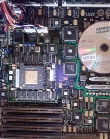 RISC  vzácná serverová deska SIEMENS včetně CPU+chladiče, RAM, zdroje
