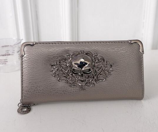 Dámska strieborná goth peňaženka s kovovou lebkou - Módne doplnky