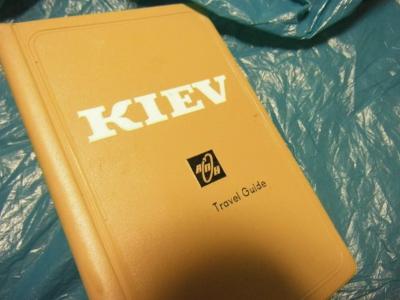 Kiev (Kijev) Travel Guide - retro kniha s mapou