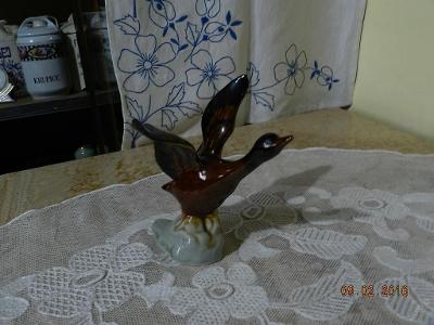 Krásná stará porcelánová soška Kachna Kačena