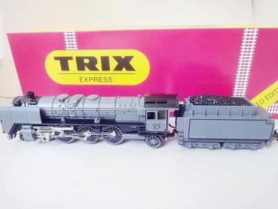 Parná lokomotíva BR 01 DRG kovová H0 TRIX EXPRESS