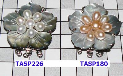 TASP226 Přívěsek z perletě a pravých perel, květ