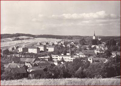Slavičín * Svit, továrna, pohled na část města * Zlín * V292