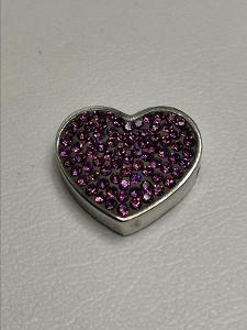 Stříbrný přívěsek ve tvaru srdce s fialovými Swarovski křišťály 