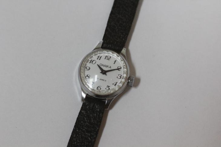 dámské hodinky ČAJKA USSR, bílý číselník,