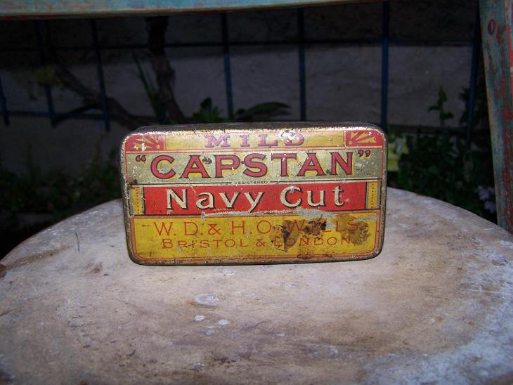 plechová krabička - Mild Capstan Navy cut - cigarety - doutníky
