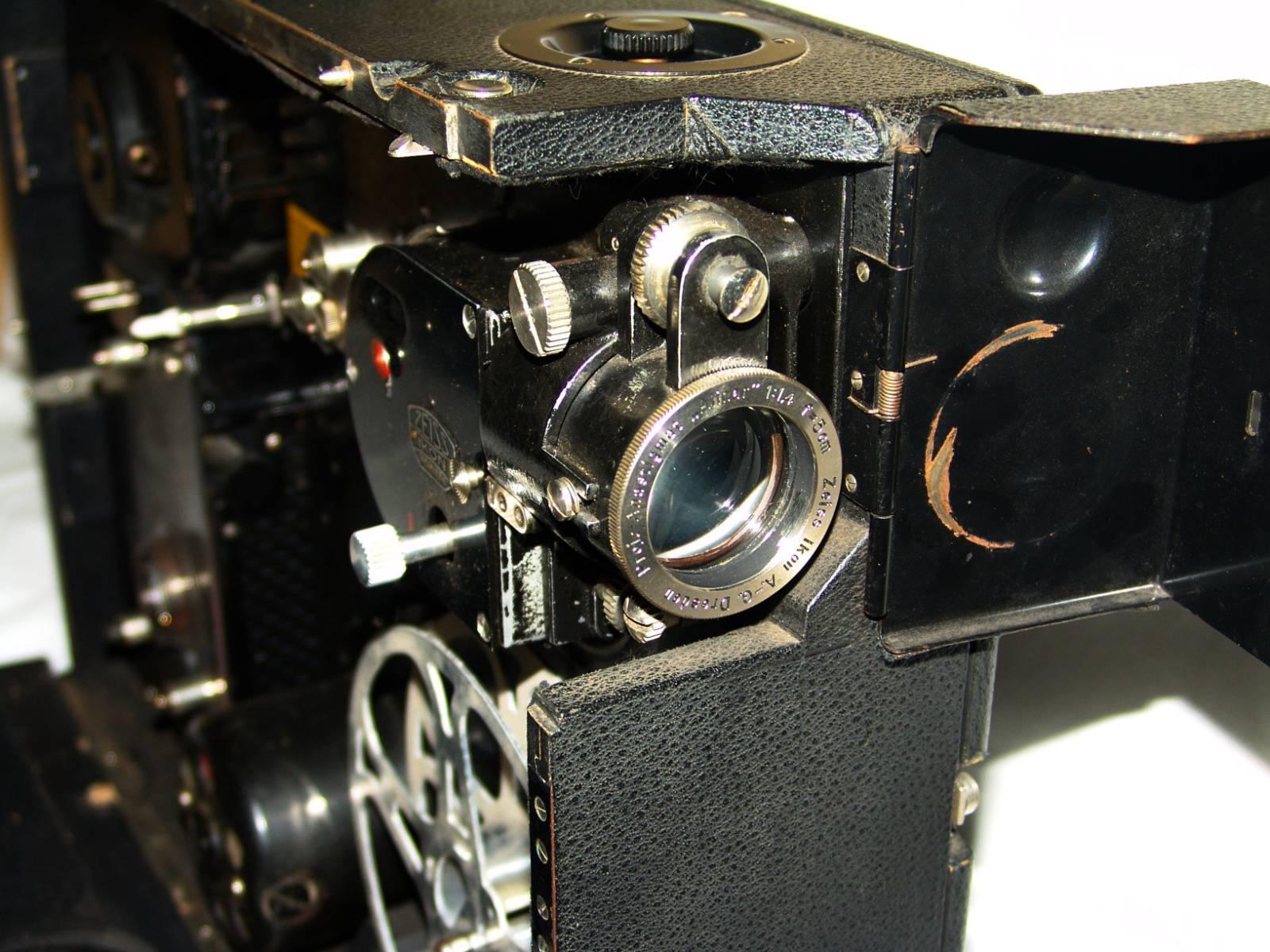 VINTAGE ANTIQUE ZEISS IKON KINOX 16MM PROJECTOR ALINAR 1,4/50mm.Lens - Starožitnosti