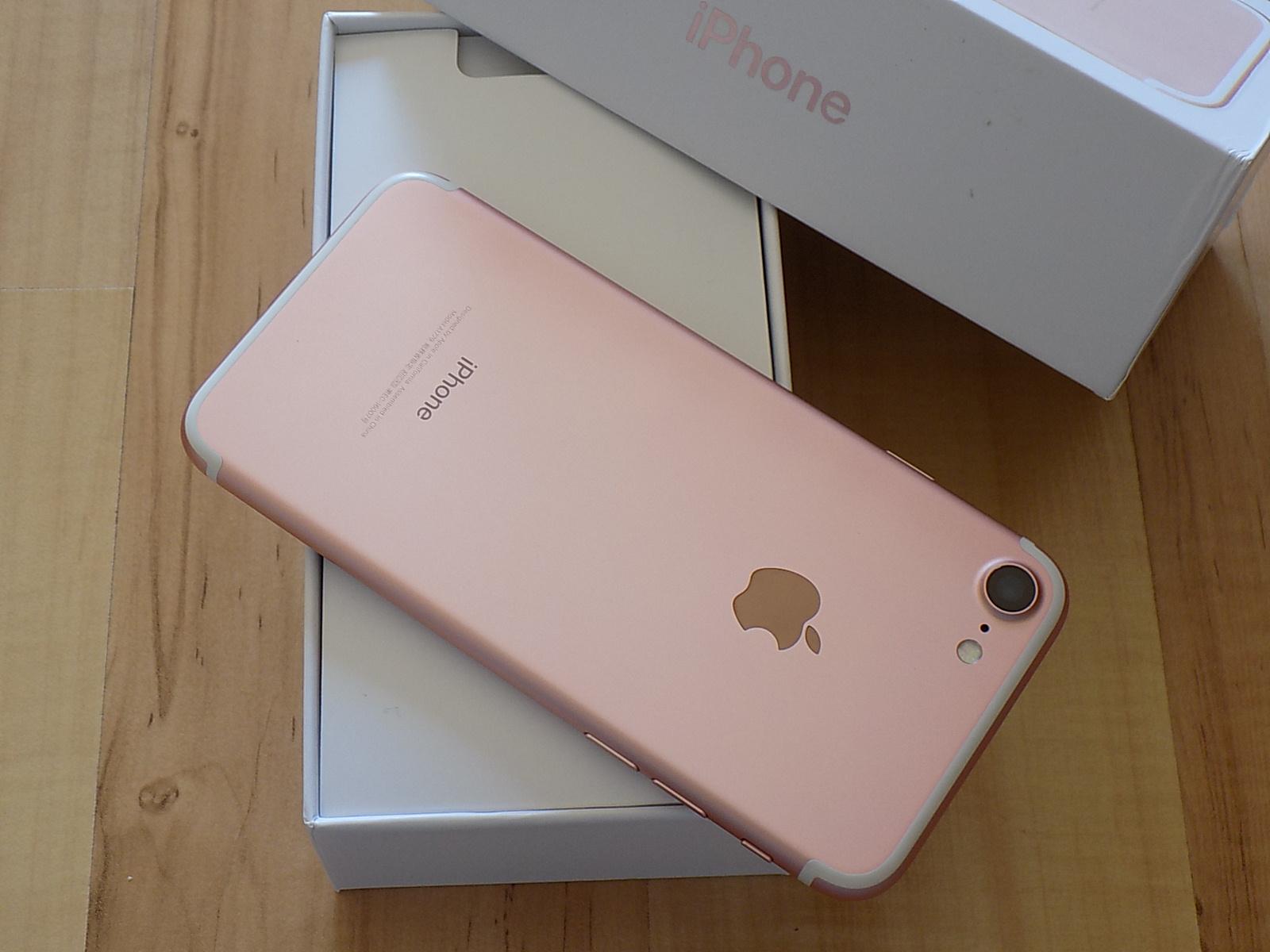 APPLE iPhone 7 32GB Rose Gold - ZÁRUKA - TOP STAV !! - Mobily a chytrá elektronika