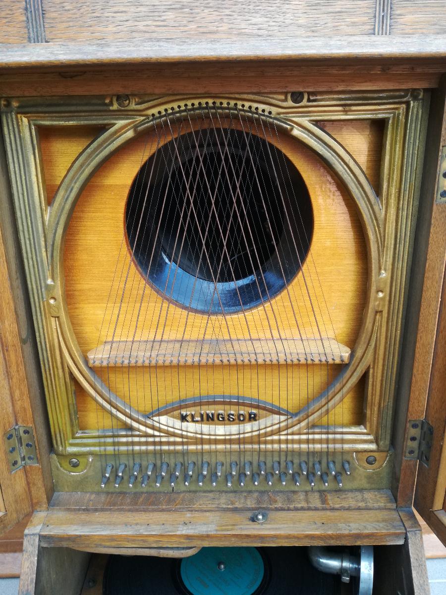 Raritní gramofon Klingsor s mincovním mechanismem - Starožitnosti