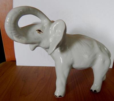 Porcelánový slon 15 x 11 cm