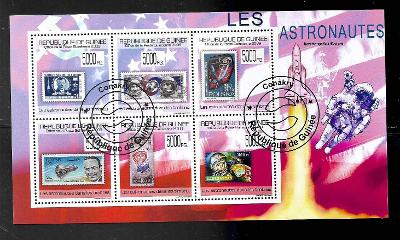 GUINEA - známka na známce - kosmos- Gagarin, Carpenter, Buran, Mercury
