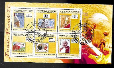 GUINEA - - známka na známce - papež Jan Pavel II., Benedikt XVI.