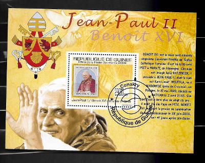 GUINEA - - známka na známce - papež Jan Pavel II., Benedikt XVI.