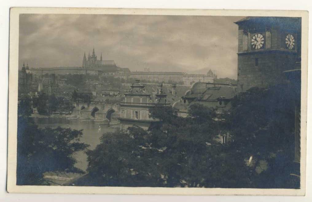 PRAHA - Hradčany z Masarykovho nábrežia - Pohľadnice miestopis