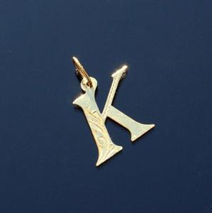 Zlatý přívěsek písmeno "K"