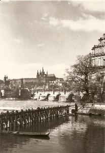 HRADČANY a Karlův most od Staroměstských mlýnů - Praha 1