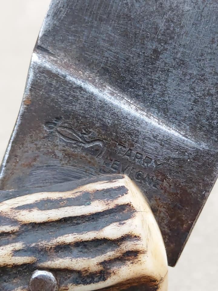 Lovecký nůž, vyrobeno kolem roku 1890. Francie.