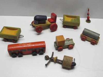 Staré dřevěné hračky - TOFA , SCHOWANEK