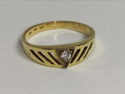 Zlatý dámský prsten se zirkonem