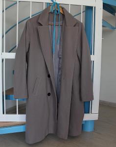Dámský šedý kabátek