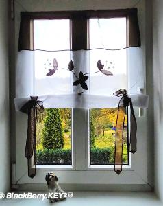 Záclona v romantickém stylu, dvoubarevný design s vázačkami