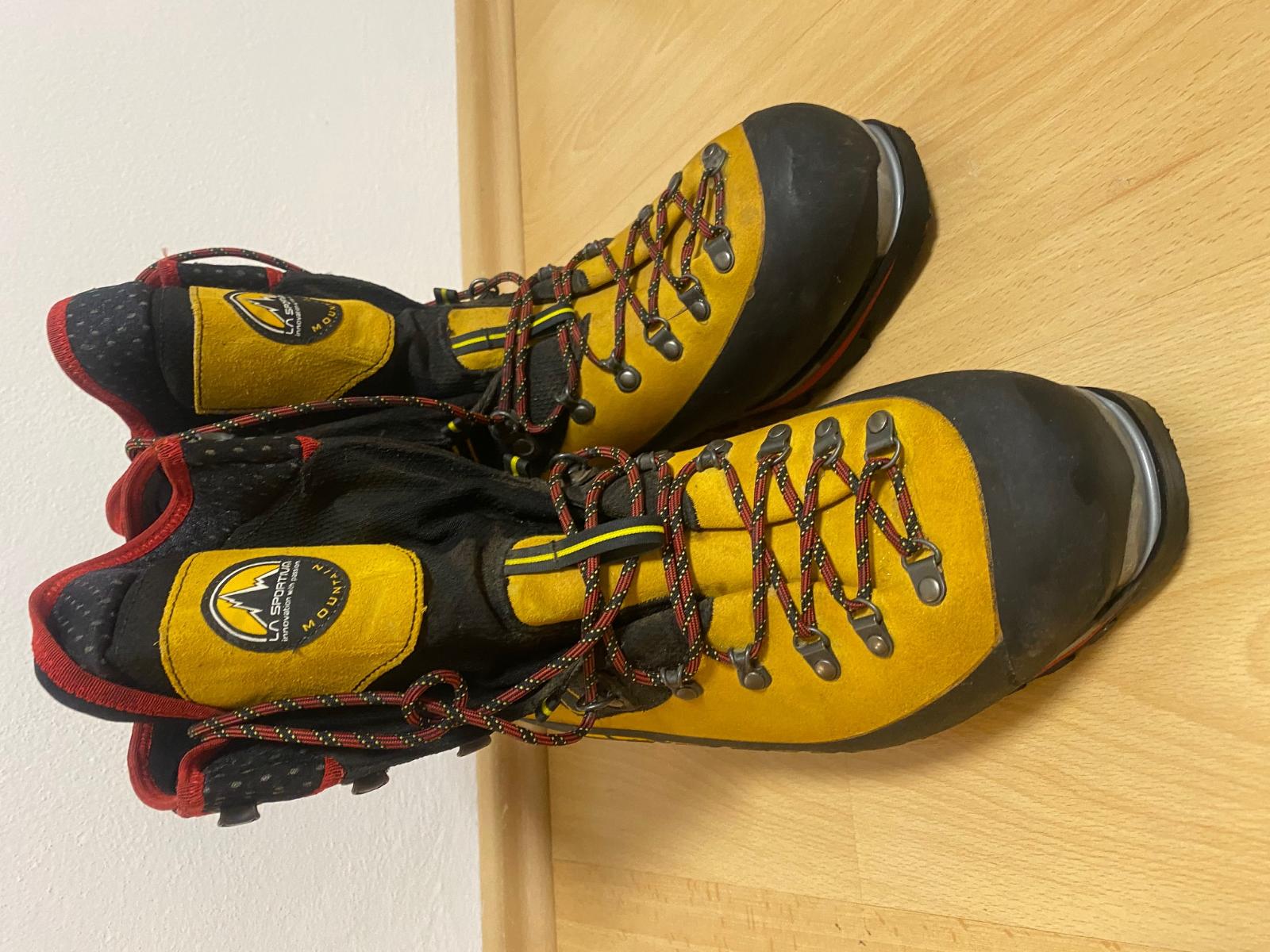 ファッションのファッションのLa Sportiva Nepal Cube GTX 旧版 登山靴