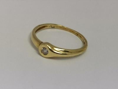 Zlatý dámský prsten se zirkonem 