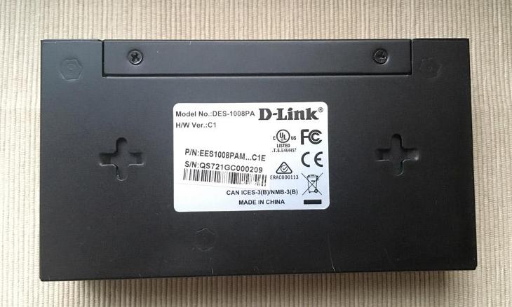 D-LINK DES-1008PA -kompaktní Switch 8x LAN, 4x napájení přes LAN (PoE)