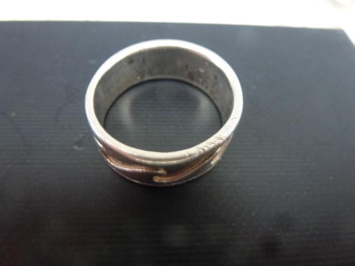 Starý stříbrný prsten 