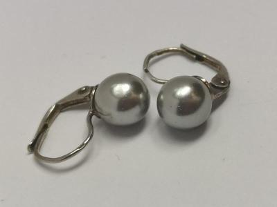 Stříbrné naušnice s perlou