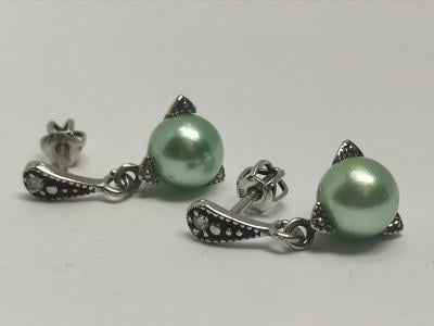 Stříbrné naušnice s perlou visací
