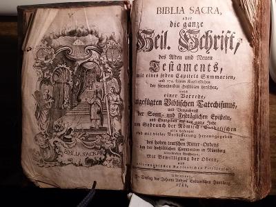 Bible z roku 1782 v němčině, 105 velkých rytin !!! cca 1250 stran ! 