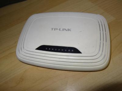 TP-LINK TL-WR741ND WiFi router 802.11B /G/ N - 150Mbp 1x WAN, 4x LAN