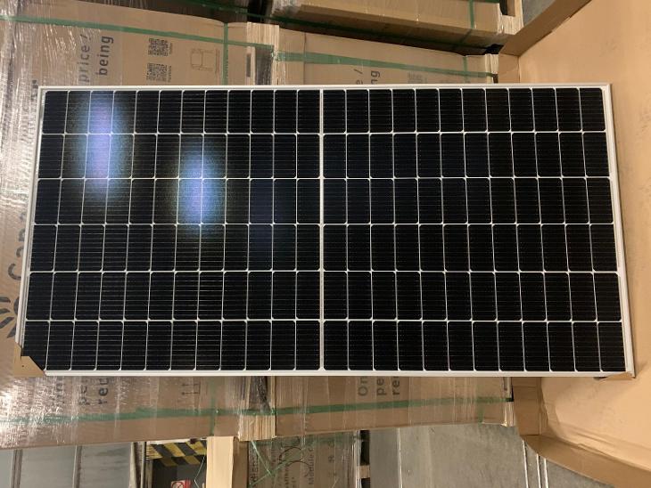 Solární panel Canadian Solar CS3W-450MS 450Wp monokrystal PERC halfcut