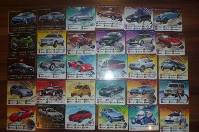 30 sběratelských karet plast autíčka auta