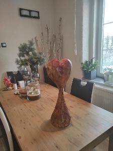 dekorace valentýnské srdce motorovou pilou