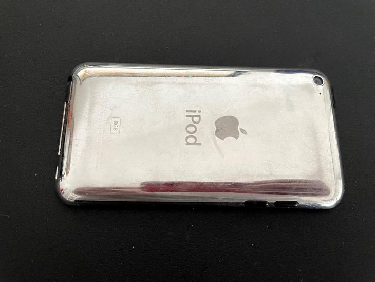 Apple iPod touch 8GB (3rd Gen) - funkční - na díly či opravu - 