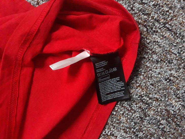Dívčí tričko H&M červené s potiskem, velikost 158/164