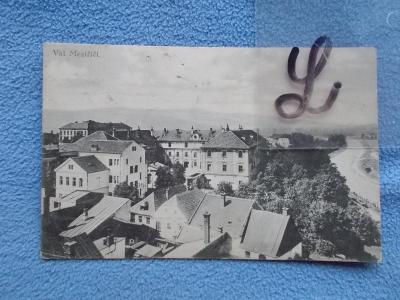 Vsetín Valašsko Valašské Meziříčí pohled z kostela na zámek Žerotínů