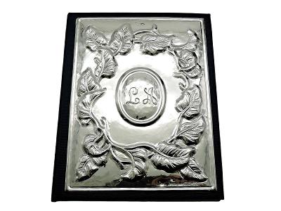 Stříbrný adresář- 13 x 10,5cm, nepoužitý