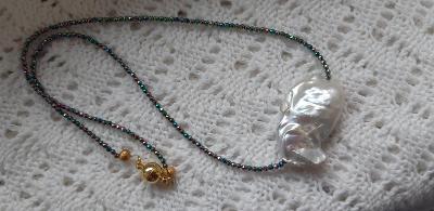 Perlový náhrdelník pravá sladkovodní jezerní bílá perla a hematit 