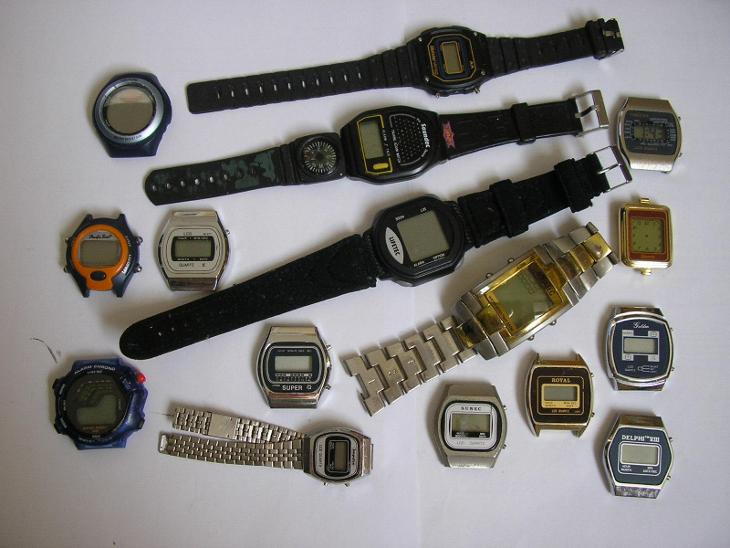 Soubor, konvolut 16 ks LCD hodinek od 80. let. Digi, digitálky, quartz