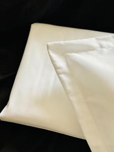 Luxusní bílé povlečení bavlba-saten s kantou