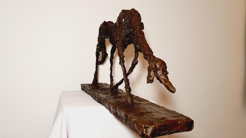 XXL Alberto Giacometti - bronzová socha - Pes - délka 58 cm.