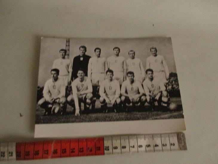 Stará skupinová fotografie / karta Olympic football team - Sběratelství