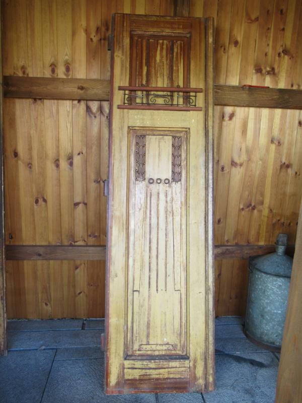 Staré dveře s řezbou - dekorace - šatní stěna - Starožitnosti