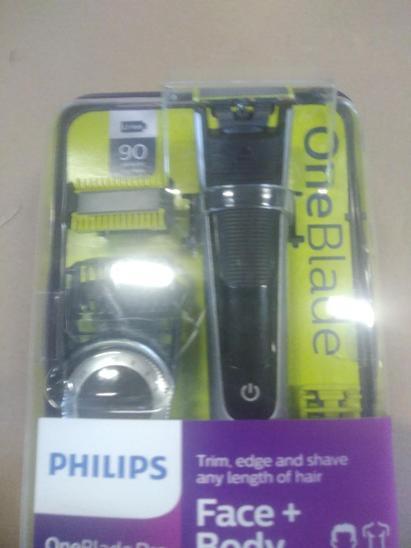 Zastřihovač a holicí strojek Philips OneBlade Pro na tvář a tělo QP662