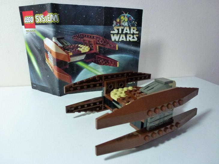 Lego 7111 Star Wars, Droid fighter z 90 let - LEGO