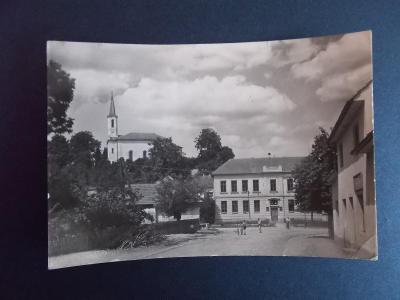 Uherské Hradiště Pitín škola a kostel 